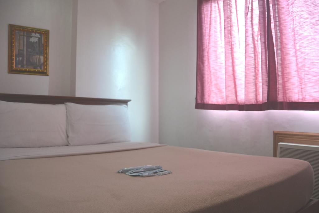 Isabelle Royale Paranaque Paranaque City Exteriör bild