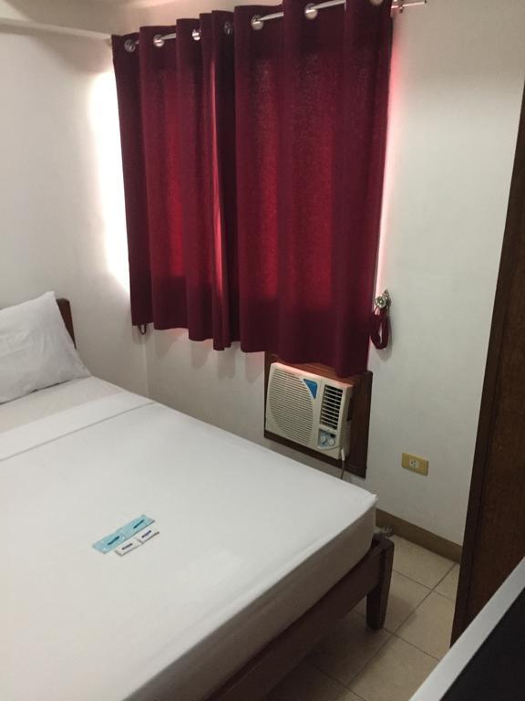 Isabelle Royale Paranaque Paranaque City Exteriör bild